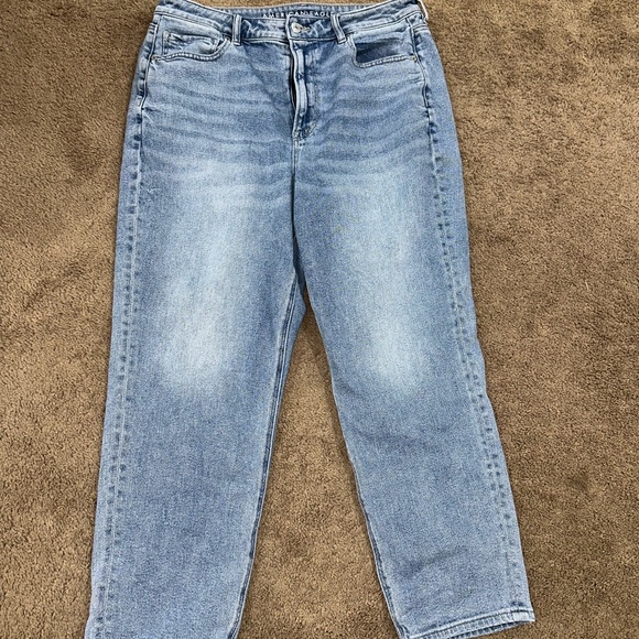 American Eagle Mom Straight Jean - Picture 2 of 4